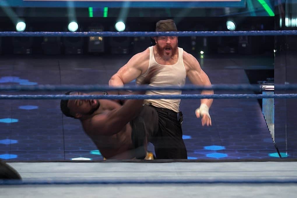 WWEさんのインスタグラム写真 - (WWEInstagram)「@wwebige gets another impressive victory, but @wwesheamus has the last laugh! #SmackDown」8月15日 10時50分 - wwe