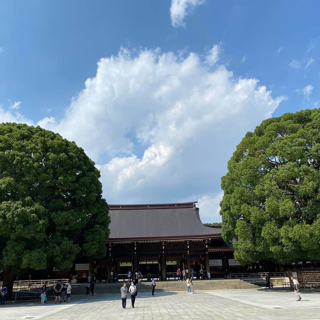 のインスタグラム：「Meiji Shrine May peace prevail  平和祈願」