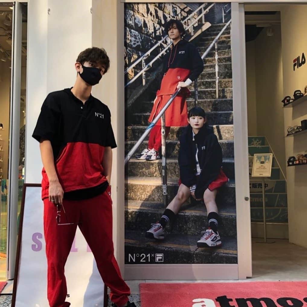 のインスタグラム：「#N21XFILA  #渡辺貴裕 さん #thankyou 🖤 #repost @taka121996  @numeroventuno  @fila_japan_official  ・・・ atmos heart 東京都渋谷区宇田川町25-6  見てきた✨  #FILA #N21 #モデル #atmos #渋谷 #日本 #japan #shibuya」
