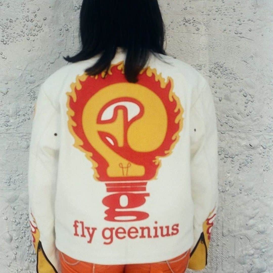 バンソンさんのインスタグラム写真 - (バンソンInstagram)「We’re gearing up for our official @vansonleathers x @flygeenius launch in September. Today’s release is The Flame Racer jacket with our customized FG logo inspired by the collection’s theme “Race To Success”. Never give up! Available on our site now www.flygeenius.com . . 📸: @notdevvvvv  #vansonleathers #leathers #custom #leatherwork #graphics #vanson #flames #hot #style @flygeenius」8月15日 12時01分 - vansonleathers