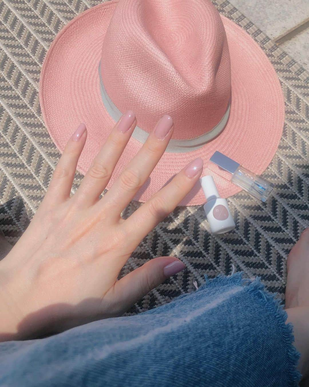 山脇道子さんのインスタグラム写真 - (山脇道子Instagram)「青空セルフネイル💅 @instauka マニキュア塗りやすい🤗」8月15日 12時38分 - michikoooo