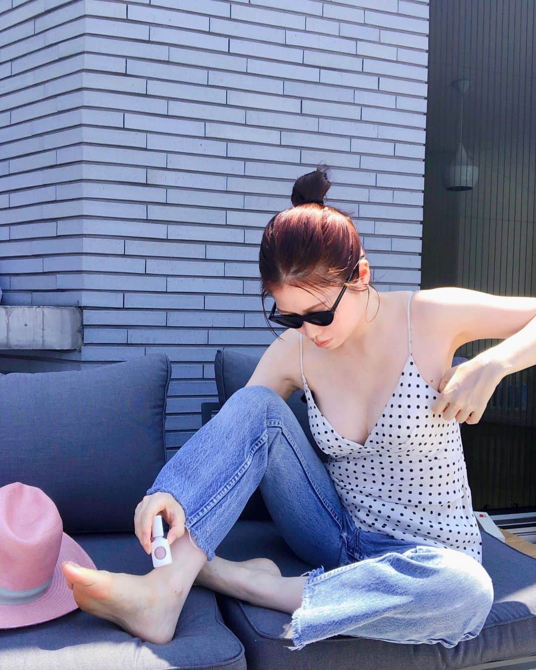 山脇道子のインスタグラム：「青空セルフネイル💅 @instauka マニキュア塗りやすい🤗」