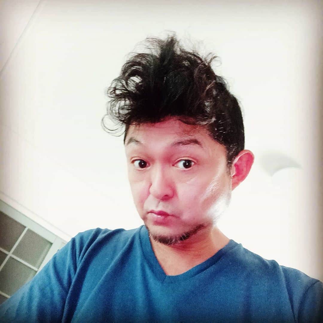 松本隆博のインスタグラム：「。 今日は泣きそうになり泣き顔を見られたくないから予定より早めに旅立つ…理由はまた今度。(*^^)v」