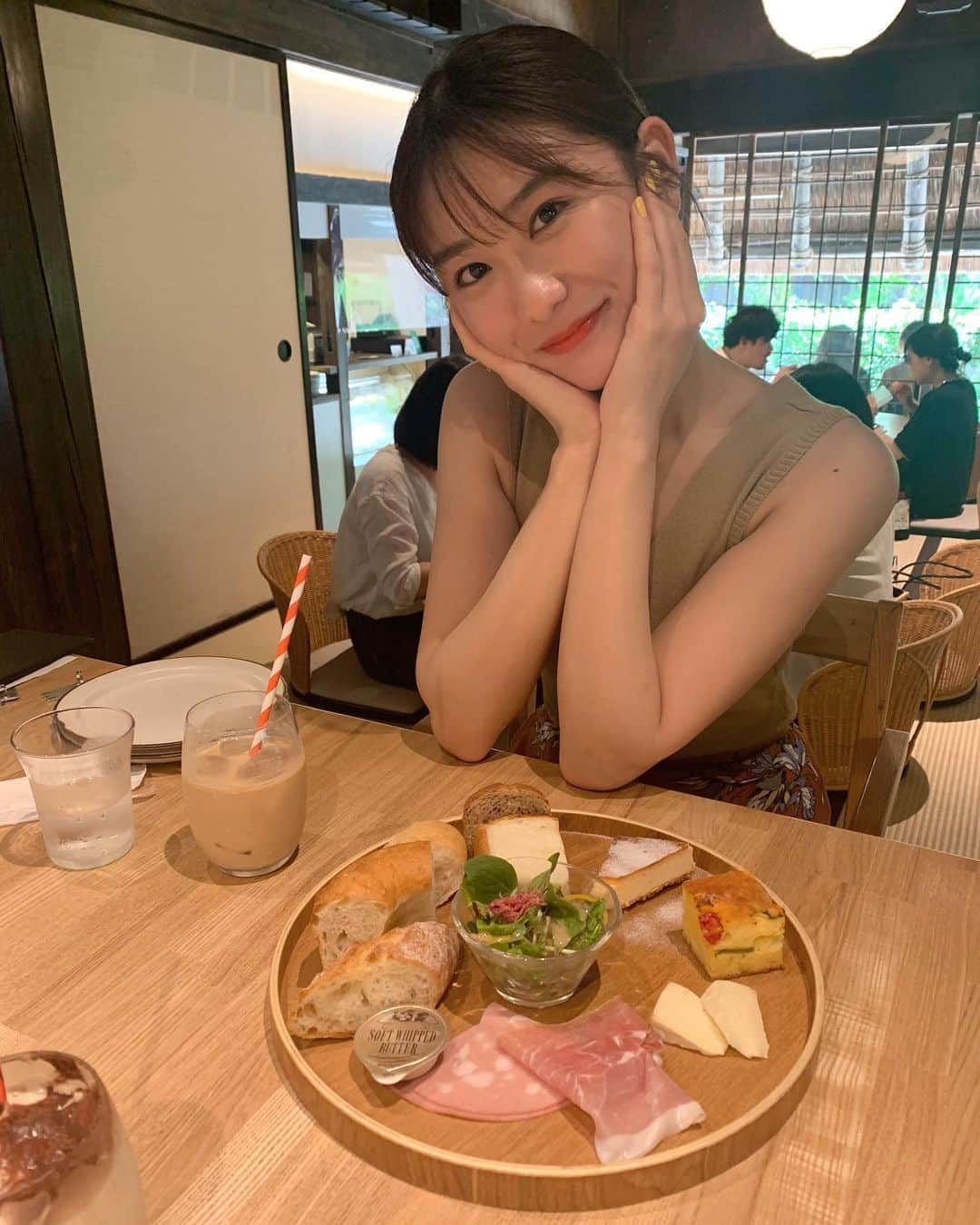 藤原万由子さんのインスタグラム写真 - (藤原万由子Instagram)「. . 🍞🥖🥐🥪🥯☕️ ひひっ😋 . .」8月15日 12時43分 - mayuko_fujiwara