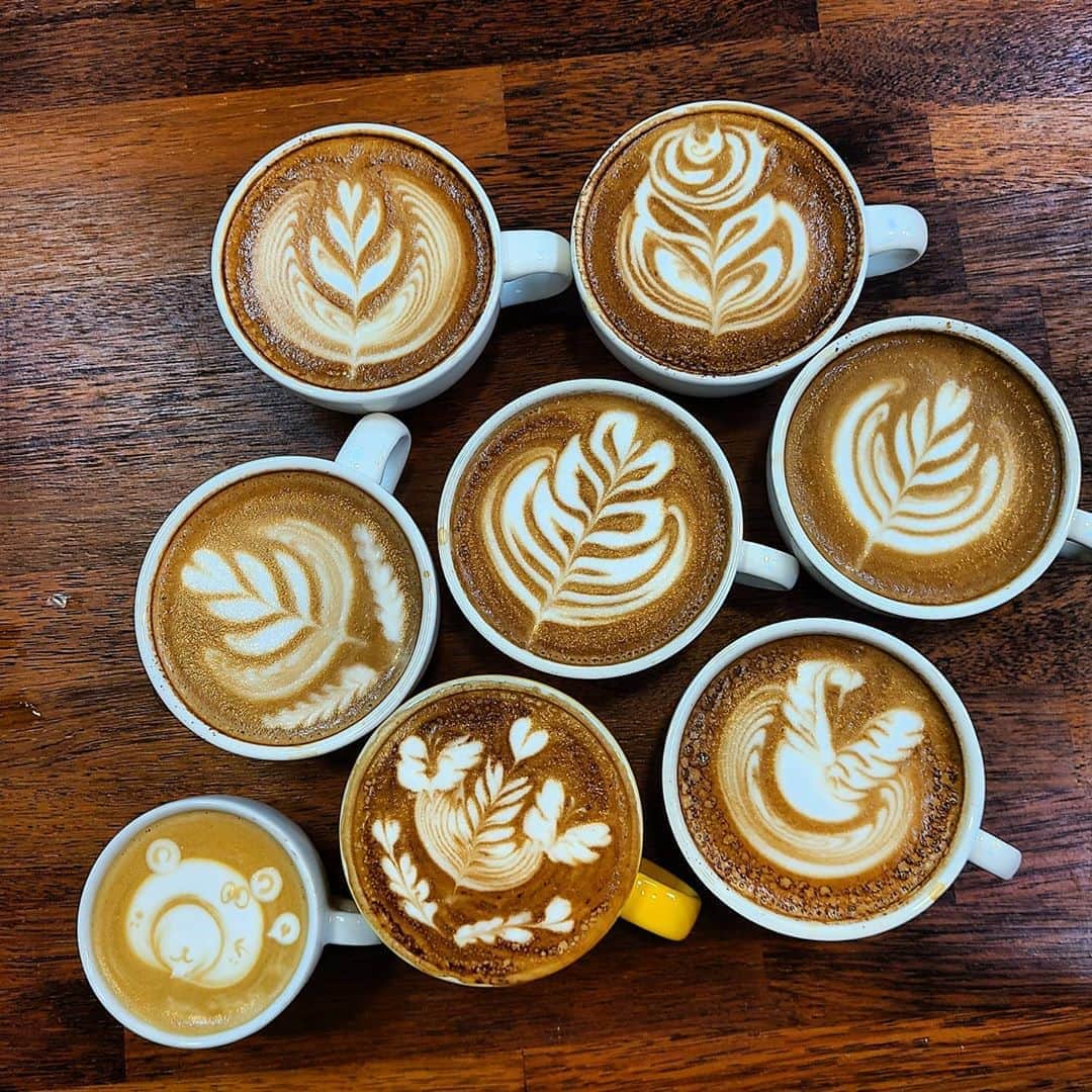 Seung Min Limさんのインスタグラム写真 - (Seung Min LimInstagram)「■ 라떼아트 , 바리스타반 , 창업반 , 원데이 교육 상시모집 • 🔥튜닝피쳐 구매 문의🔥 • Tel. 010-4266-0554 • Kakao talk ID. ismskynet • • 교육 장소 : 서울 특별시 금천구 가산디지털단지 1로 159- 20 502커피로스터스 LAB 실 • •• ••• #barista #latte #latteart #coffee #cafe #baristadaily #baristalife #커피 #카페 #개인레슨#바리스타 #라떼 #라떼아트 #프리푸어 #라떼아트수업 #라떼아트교육 #라떼아트클래스 #일상 #가산디지털단지카페 #가산디지털단지 #카페투어 #원데이클래스」8月15日 12時47分 - barista_seung