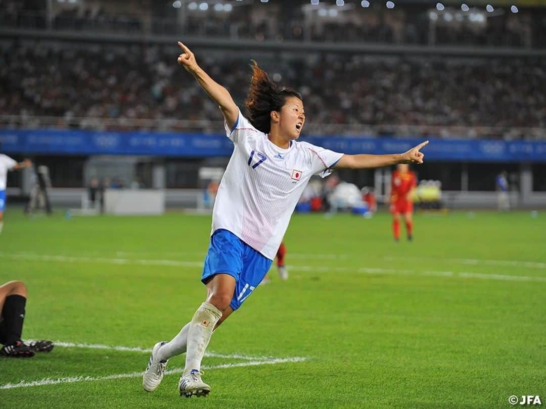 日本サッカー協会さんのインスタグラム写真 - (日本サッカー協会Instagram)「【#OnThisDay】2008.8.15🔙 ・ 12年前の今日、なでしこジャパンが世界大会初のベスト4入りを果たしました！ ・ 北京オリンピック準々決勝 #なでしこジャパン 2-0 中国 📍中国/秦皇島 ⚽#澤穂希,#永里優季 ・ GK #福元美穂 DF #近賀ゆかり #池田浩美 #岩清水梓 #矢野喬子→54'#柳田美幸 #安藤梢 MF #宮間あや #澤穂希 #阪口夢穂 FW #大野忍→86'#丸山桂里奈 #永里優季→87'#荒川恵理子 監督 #佐々木則夫 ・ #nadeshiko #daihyo #jfa #女子サッカー」8月15日 13時04分 - japanfootballassociation