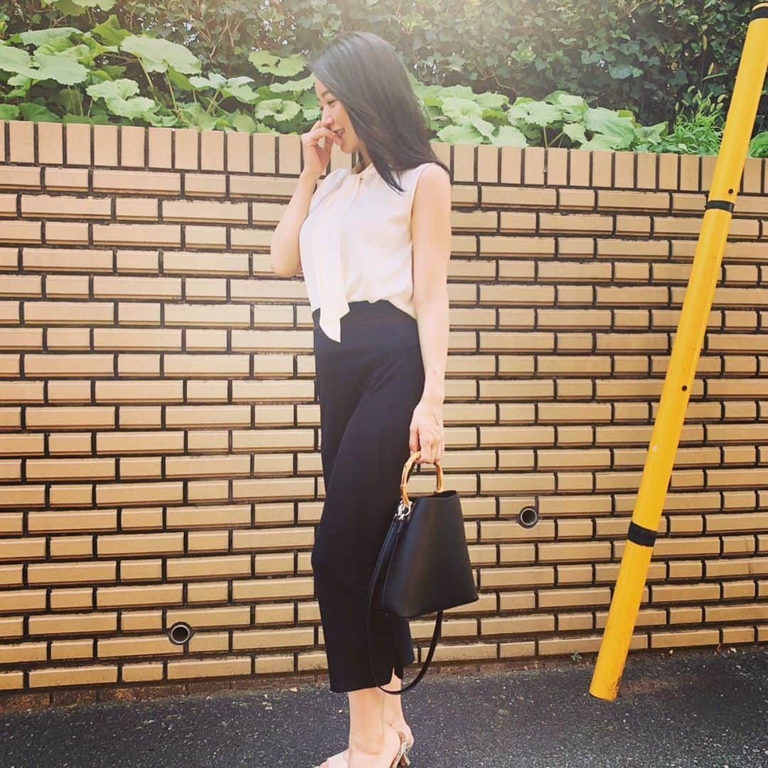 階戸瑠李のインスタグラム：「Lunch with Mam🧑‍🦰  これからアフレコ🎤  テラス暑かった🌞🌞🌞」