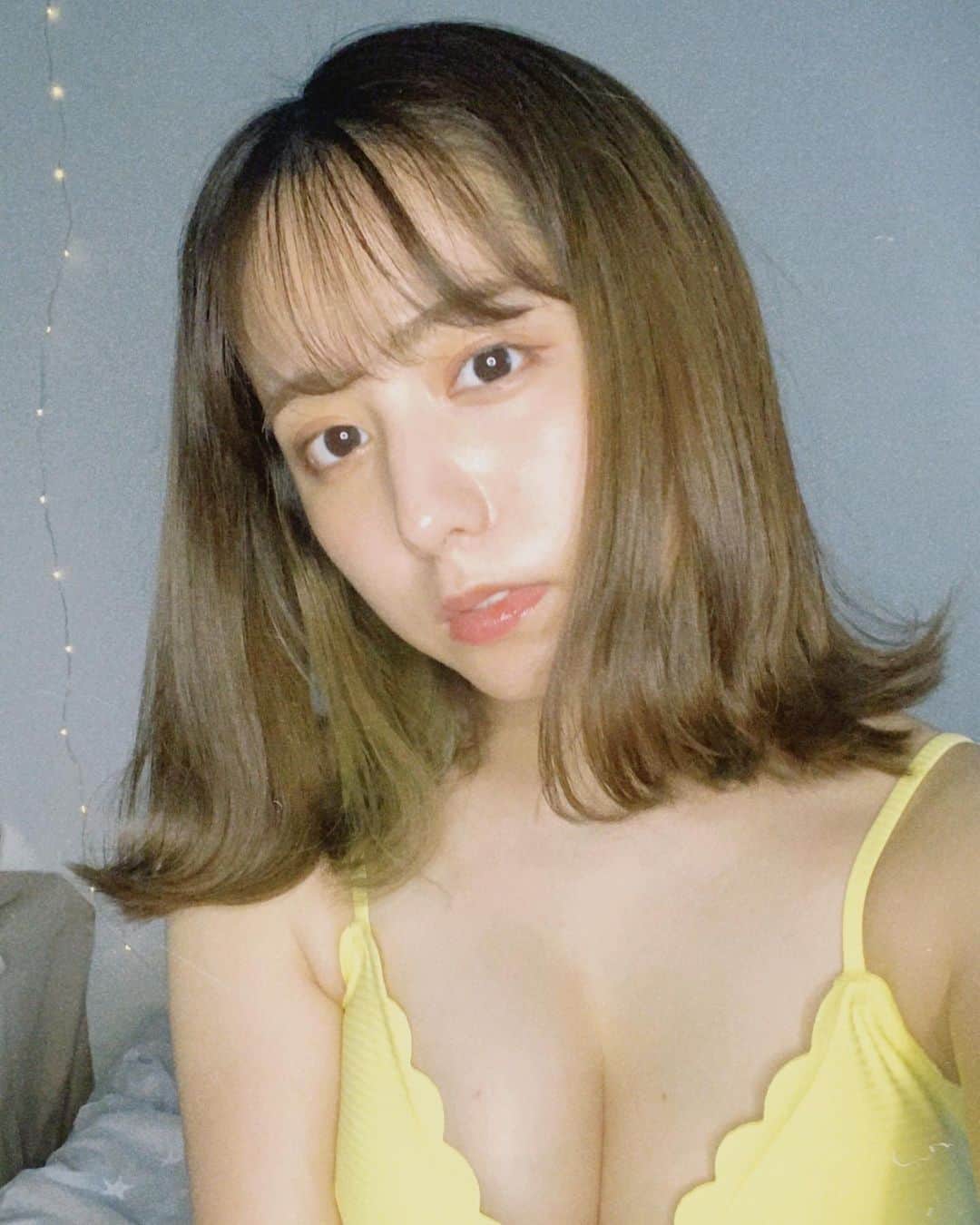 前田美里のインスタグラム：「のすたるじっく。みずぎ。💛 . . #土曜日 #グラビア #水着 #💛 #おうち時間 #stayhome #ノスタルジック #女子力 #自撮り  #インナーカラー #film #film_jp #photo #summer #selfie #ファインダー越しの私の世界 #写真好きな人と繋がりたい #ヲタク #欅坂46 #日向坂46 #gravure #japanesegirl #follow #followme #좋아요 #팔로우미 #팔로미」