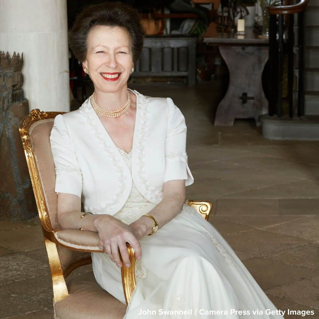 ABC Newsさんのインスタグラム写真 - (ABC NewsInstagram)「ROYAL BIRTHDAY: Princess Anne, Queen Elizabeth II's only daughter, turns 70 today. #royalfamily #britishmonarchy #princessanne」8月15日 19時11分 - abcnews