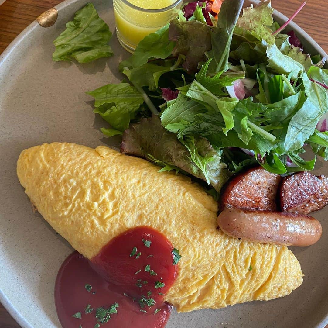 堤ゆきみのインスタグラム：「優ちゃん（@nkmr_yu）の投稿見てCLASKAのモーニング☀️和食も食べなかったけどこのオムレツがとっても美味しかった！12月でなくなっちゃうのかぁ。。。」