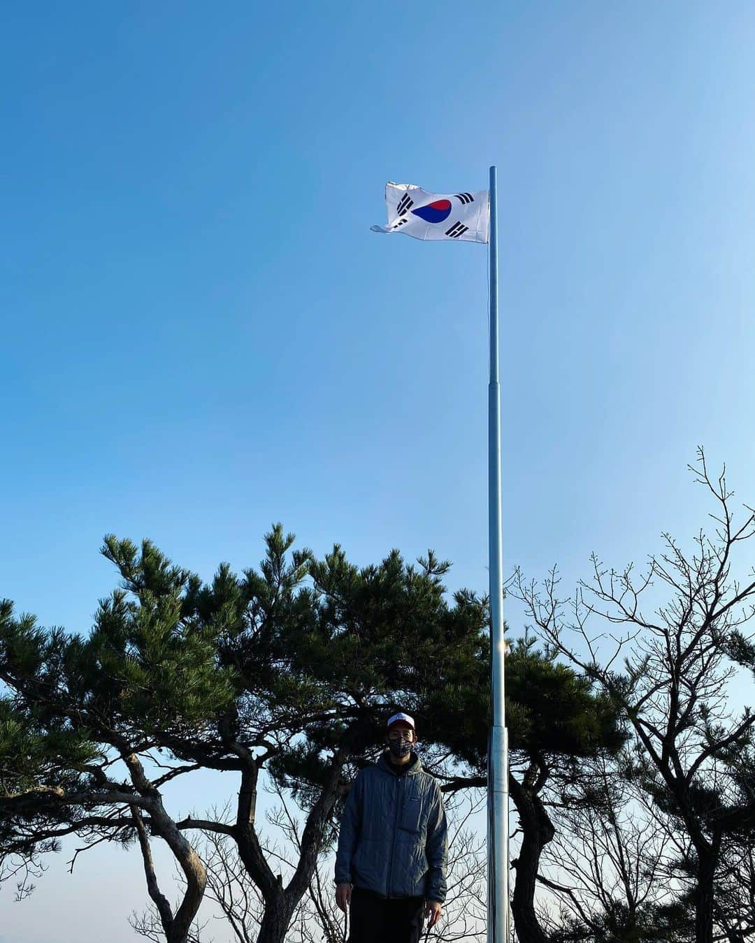 イ・ギウさんのインスタグラム写真 - (イ・ギウInstagram)「광복절 🇰🇷 자랑스런 대한민국 국민으로 태어나 행복합니다!! .. 한국인의 피가 흐르는 왼쪽 가슴에 손을 대어보는 하루. 감사합니다 대한민국!!! .. #대한민국힘내자 #일류국민 #가즈아 #🇰🇷」8月15日 14時02分 - lee_kiwoo