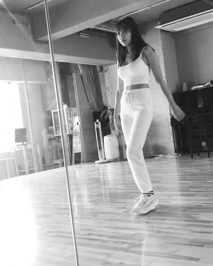 のインスタグラム：「practice . . #rainonme#ladygaga#arianagrande#japanese#cover#dance#rb#hiphop#pops#practicepracticepractice#渋谷から世界へ」