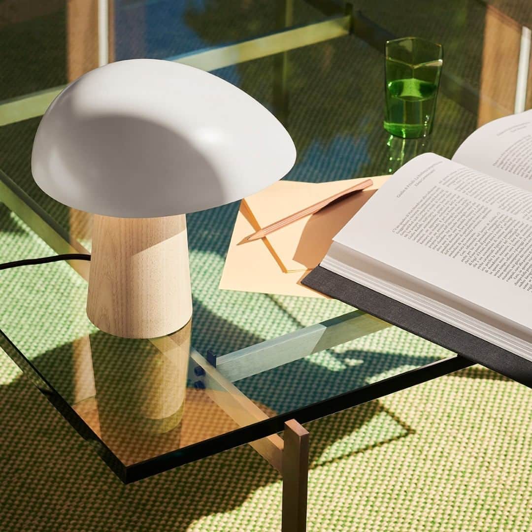 フリッツハンセンさんのインスタグラム写真 - (フリッツハンセンInstagram)「The Night Owl™ table lamp was born out of a desire to create a uniquely Nordic wash of light that's warm, cosy and informal.  Explore more via link in bio.  #fritzhansen #danishdesign #lighting #lightingdesign  #프리츠한센 #フリッツハンセン」8月15日 16時00分 - fritzhansen