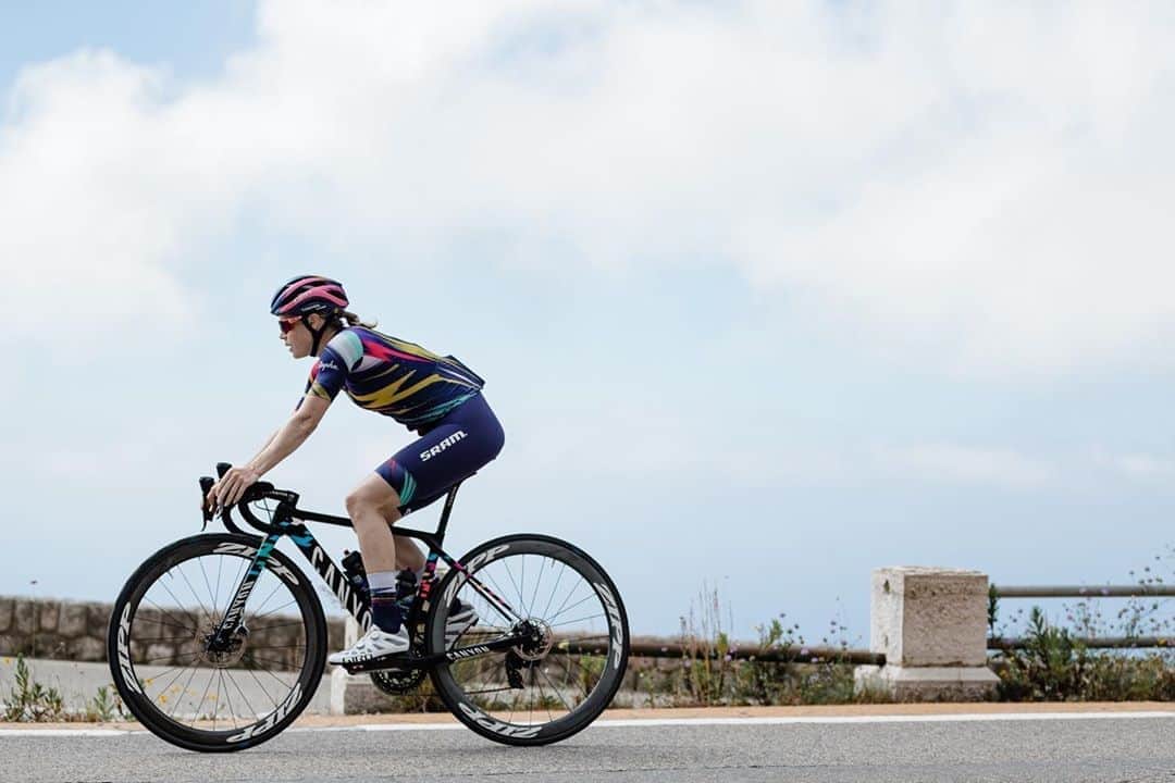 Zipp Speed Weaponryさんのインスタグラム写真 - (Zipp Speed WeaponryInstagram)「Hey there! I’m @tiffanycromwell from @wmncycling. Today I’m going to be taking over the Zipp account. Giving a small insight to life on the road. Check out the stories to follow along and I will also try and answer any questions along the way. ✌🏻  📸 @thomas_maheux   #takeover #makingyoufaster #zippspeed」8月15日 16時23分 - zippspeed