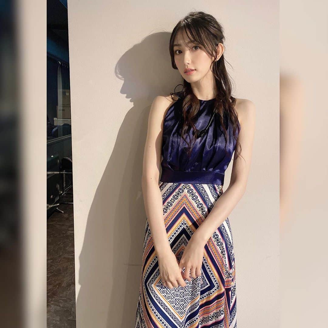 黒田瑞貴のインスタグラム：「本日も行われております、GALLERIA GLOBAL CHALLENGE 2020 先週に引き続きコメンテーターを務めさせて頂いています💕  明日は決勝…楽しみ！  マイクでドレスぼこってなっちゃった😂w  #ゲーム　#ゲーム女子 #valorant #GGC_2020 #gamer #japanese」