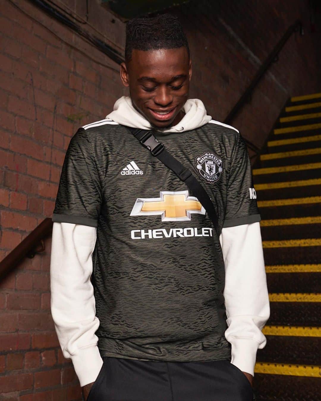 adidas Footballさんのインスタグラム写真 - (adidas FootballInstagram)「Whenever, wherever, we’ll represent. Introducing the new 2020/21 @manchesterunited Away jersey, exclusively available now through adidas and official club stores.  #ReadyForSport  #Football #Soccer #adidasFootball」8月15日 16時59分 - adidasfootball