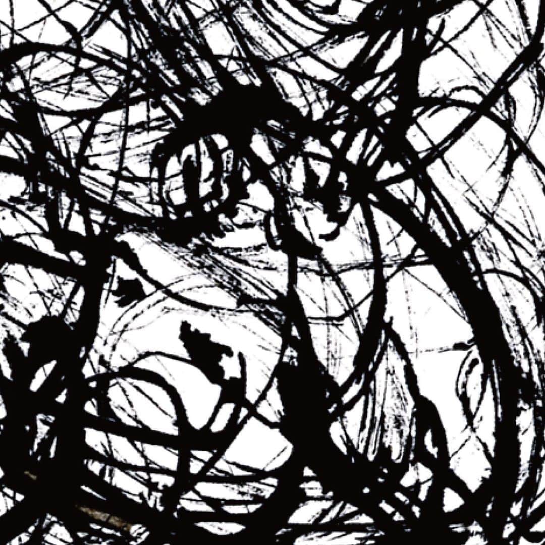 赤間紫動さんのインスタグラム写真 - (赤間紫動Instagram)「.﻿ #calligraphy#calligrapher#japanesecalligraphy #drawing#art#artlife#artist#design#tokyo#japan#calligrafia#kaligrafi#caligrafo#blackandwhite#kanji#shodo#abstractpainting#abstractartist#abstractart#白黒#书道#서예#書道#書#墨#赤間紫動#shidoakama」8月15日 16時59分 - shido_ak