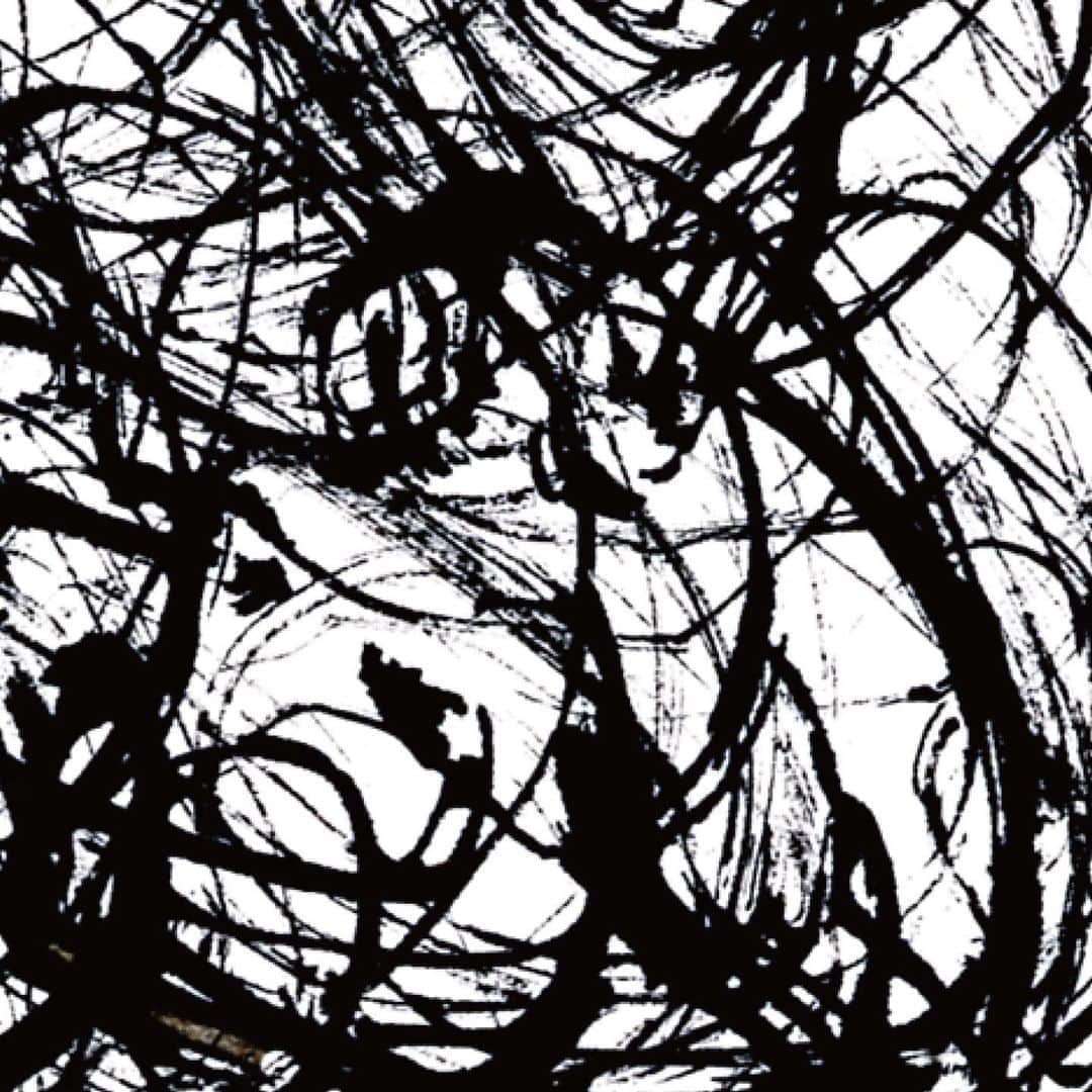 赤間紫動のインスタグラム：「.﻿ #calligraphy#calligrapher#japanesecalligraphy #drawing#art#artlife#artist#design#tokyo#japan#calligrafia#kaligrafi#caligrafo#blackandwhite#kanji#shodo#abstractpainting#abstractartist#abstractart#白黒#书道#서예#書道#書#墨#赤間紫動#shidoakama」