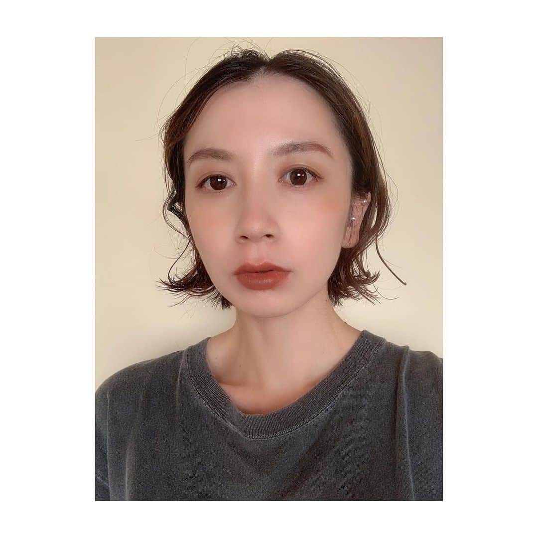 ungrid_minamiのインスタグラム：「. 40cm✂︎ さっぱり。 切っちゃうよね。分かっていたけど😦 . #子供優先 #カラーはできずそのまま」