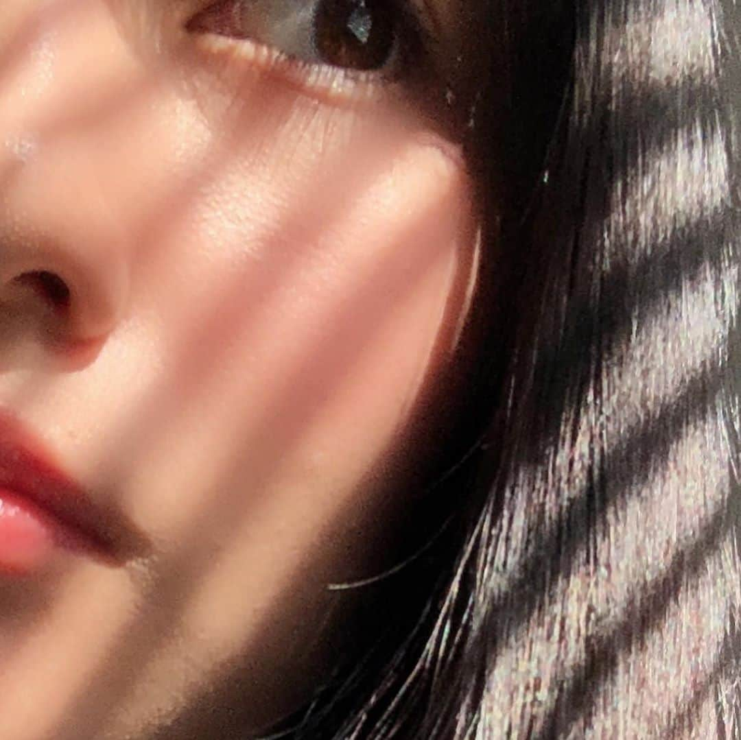 川添りなさんのインスタグラム写真 - (川添りなInstagram)「💄💋♥️  近距離の写真は お好きでしょうか、、？🤫  #スライドしてね #写真 #ドアップ #日差し #こーゆー写真すきなんです #今日暑すぎた #影 #近距離 #くちびる #目 #鼻の穴 #instanttattoo  #instalike  #instagram  #instapic  #instalove  #lip #up」8月15日 17時10分 - zorina_522