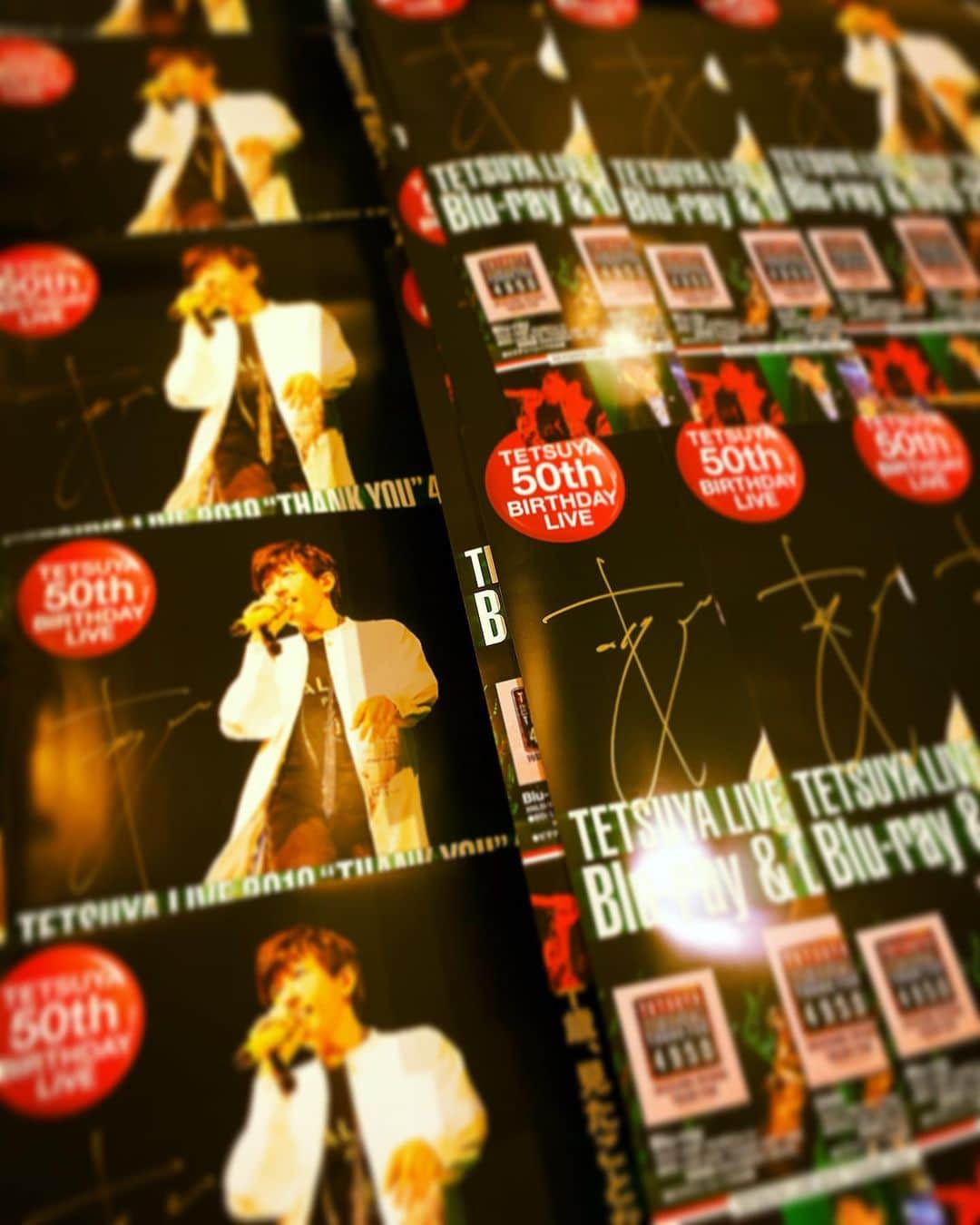 tetsuyaのインスタグラム：「ひとりで書いてたら夜中までかかっちゃいました。 お待たせ！  #TETSUYA #larcenciel #Amphitheater #thankyou  #thankyou4950」