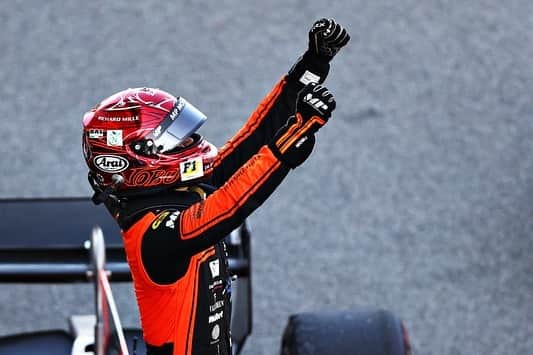 松下信治のインスタグラム：「Yes yes yes ❗️ Bottom to the TOP🏆 P18 to P1, Mega pace during the first stint which gives us big confidence and of course luck was with us today but I’m happy to take it !! Thank you to the @officialmpmotorsport for all the hard work.  まさに地獄からの天国。 どんな時も諦めない、言うのは簡単だけど、この連戦の状況で、悩みに悩んでいました。でも僕には応援してくれる人たちがいて、今年僕はここでレースが出来ているので、辛い状況だからといって諦めたら全ての人の想いが無になってしまう。それだけは絶対にしたくありませんでした。 今日優勝しましたが、これを転機にしなければなりません。引き続き頑張ります。」