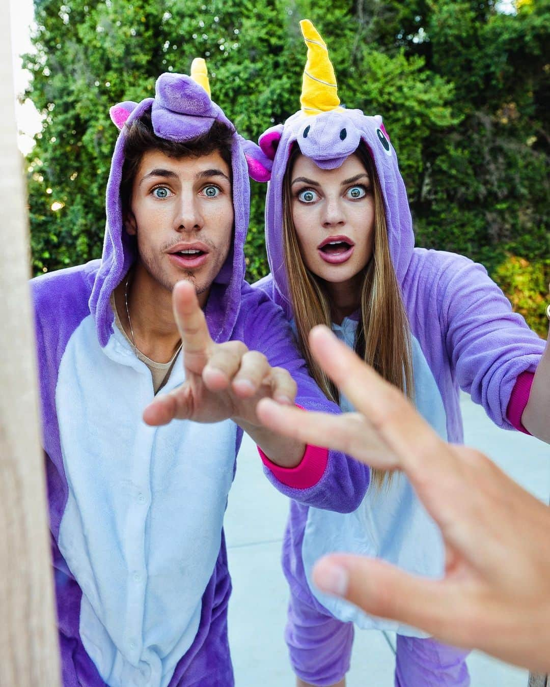 Hannah Stockingさんのインスタグラム写真 - (Hannah StockingInstagram)「MI HERMANO GEMELO! 🤪🦄 (tag your twin)」8月16日 3時35分 - hannahstocking