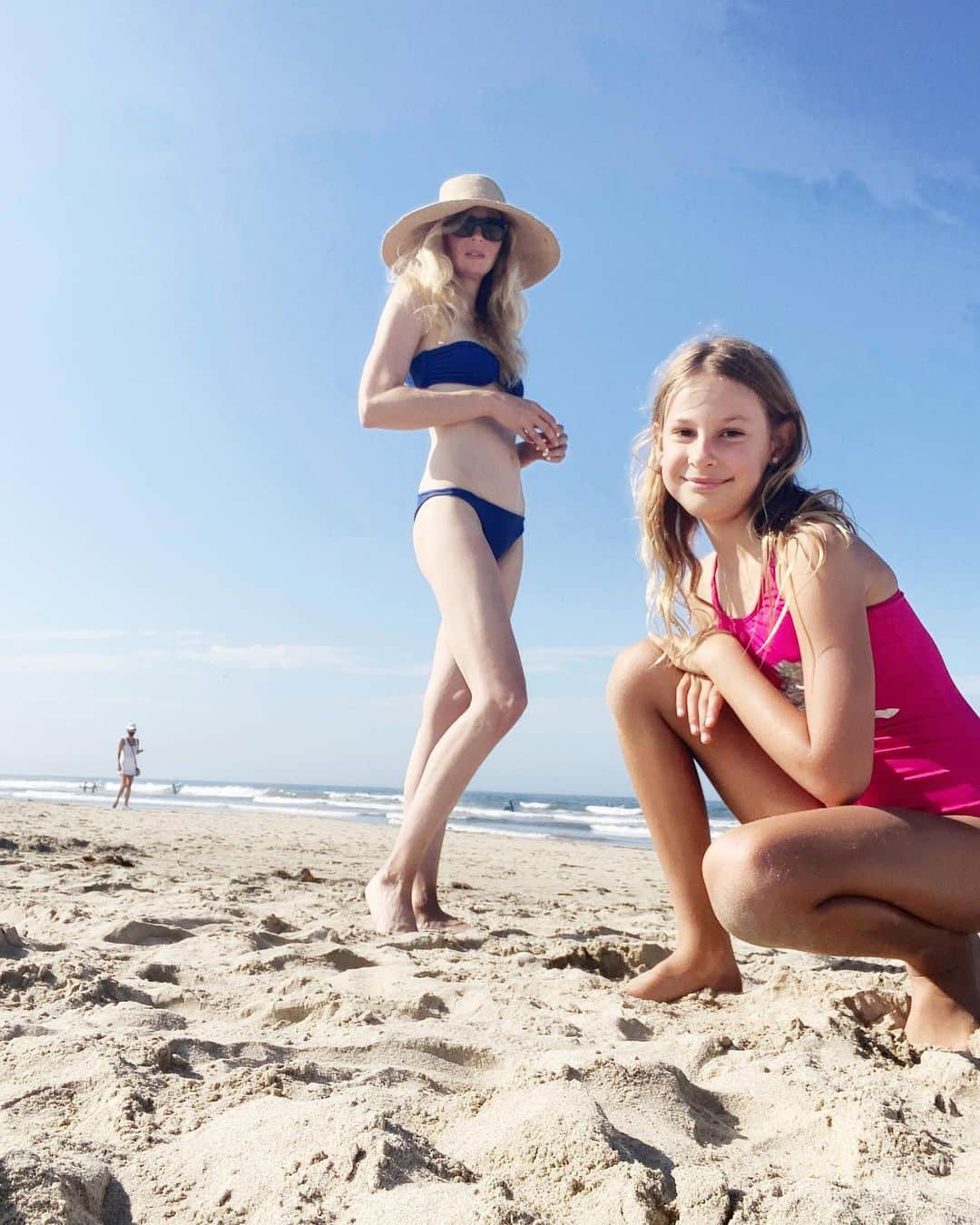 アン・デュデックさんのインスタグラム写真 - (アン・デュデックInstagram)「Venice beach this morning with my daughter watching some amazing surfing」8月16日 3時48分 - annedudek