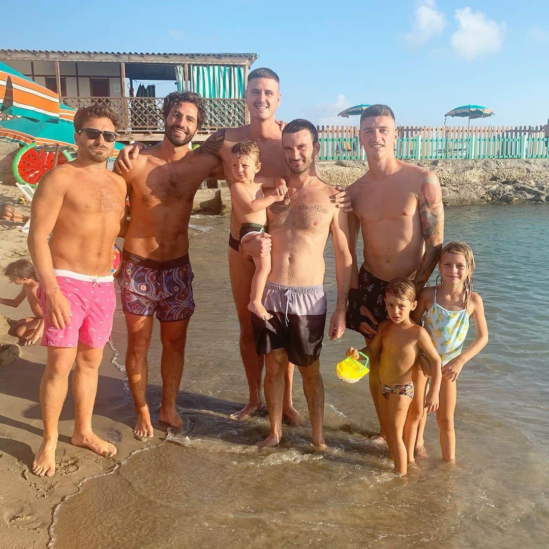 ミケーレ・カンポレーゼのインスタグラム：「🌊 #sole#mare#estate2020#marinadipisa#pickoftheday#happiness」