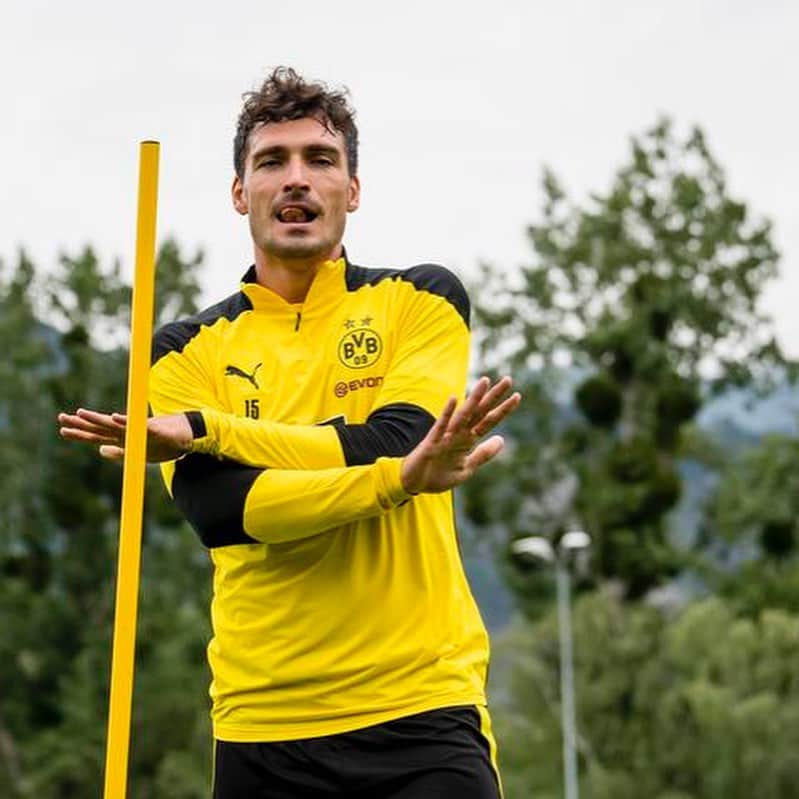 マッツ・フメルスのインスタグラム：「Trainingspause. Ist. Over.」