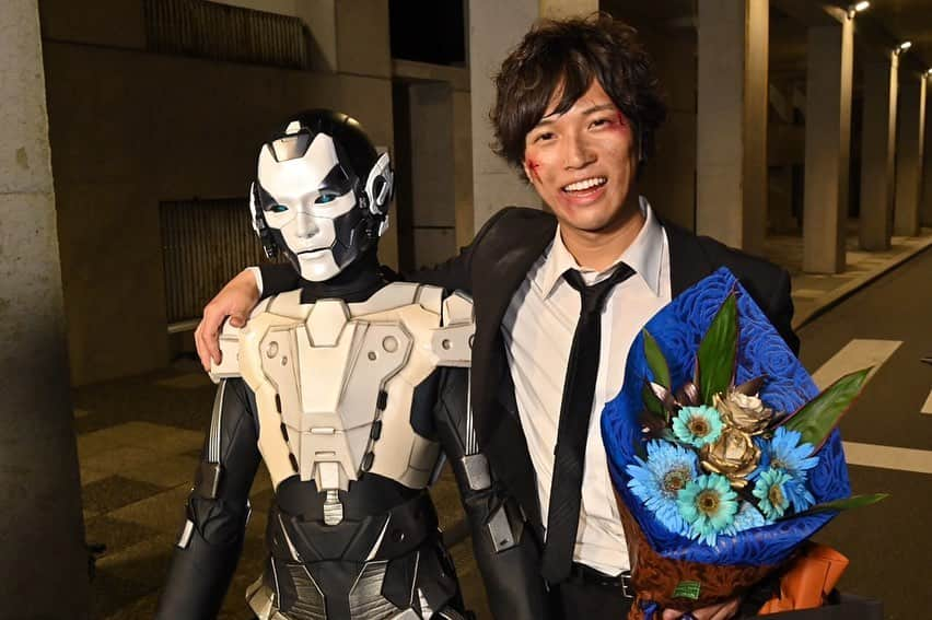 岡田龍太郎さんのインスタグラム写真 - (岡田龍太郎Instagram)「仮面ライダーゼロワン、オールアップいたしました。 不破諫というキャラクターを演じる日々はとても刺激的で、濃い1年間でした。 情熱を注ぎきりました。この先の数話も、お楽しみに。 1年間ありがとう！！！ #仮面ライダーバルカン #不破さん」8月15日 19時45分 - ryutarookada_official