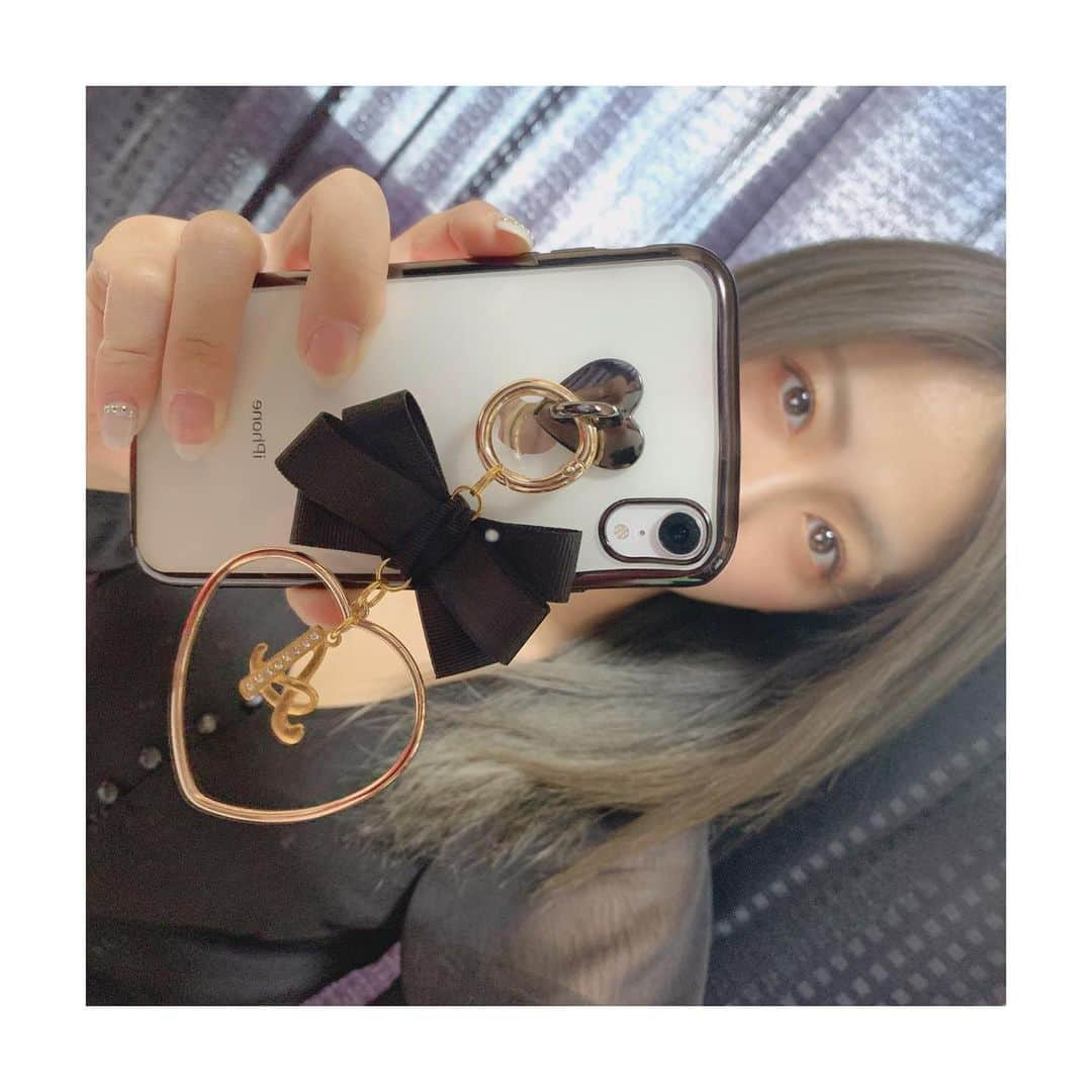 森田彩花さんのインスタグラム写真 - (森田彩花Instagram)「おにゅーのiPhoneケースget📱💗 ． イニシャルも入っててめっかわ❤️ ． tops: @royalparty_official  accessory: @alamain2018  ． ． 8/15 19:00〜 8/22 23:59までMAX50%😳 詳しくは @alamain2018 check😙🤲❤️ ．  #royalparty #alamain #iphoneケース #iPhonecase #ハンドメイド #ハンドメイド作品 #ハンドメイド作家 #ハンドメイド雑貨 #プチプラ #韓国ファッション #ファッション」8月15日 19時55分 - ayaka_morita0529