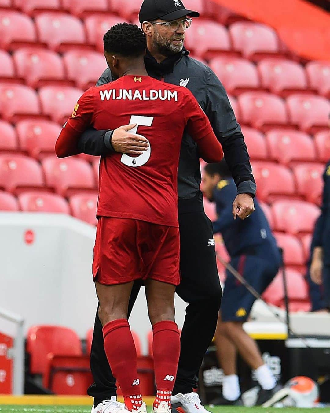 ジョルジニオ・ワイナルドゥムさんのインスタグラム写真 - (ジョルジニオ・ワイナルドゥムInstagram)「🙌🏾 Congrats Boss 🤩 Premier League Manager of the Season🏆 Well deserved 👏🏾🙏🏾⠀ ⠀ #premierleague #liverpoolfc #lfc #plawards」8月15日 20時00分 - gwijnaldum