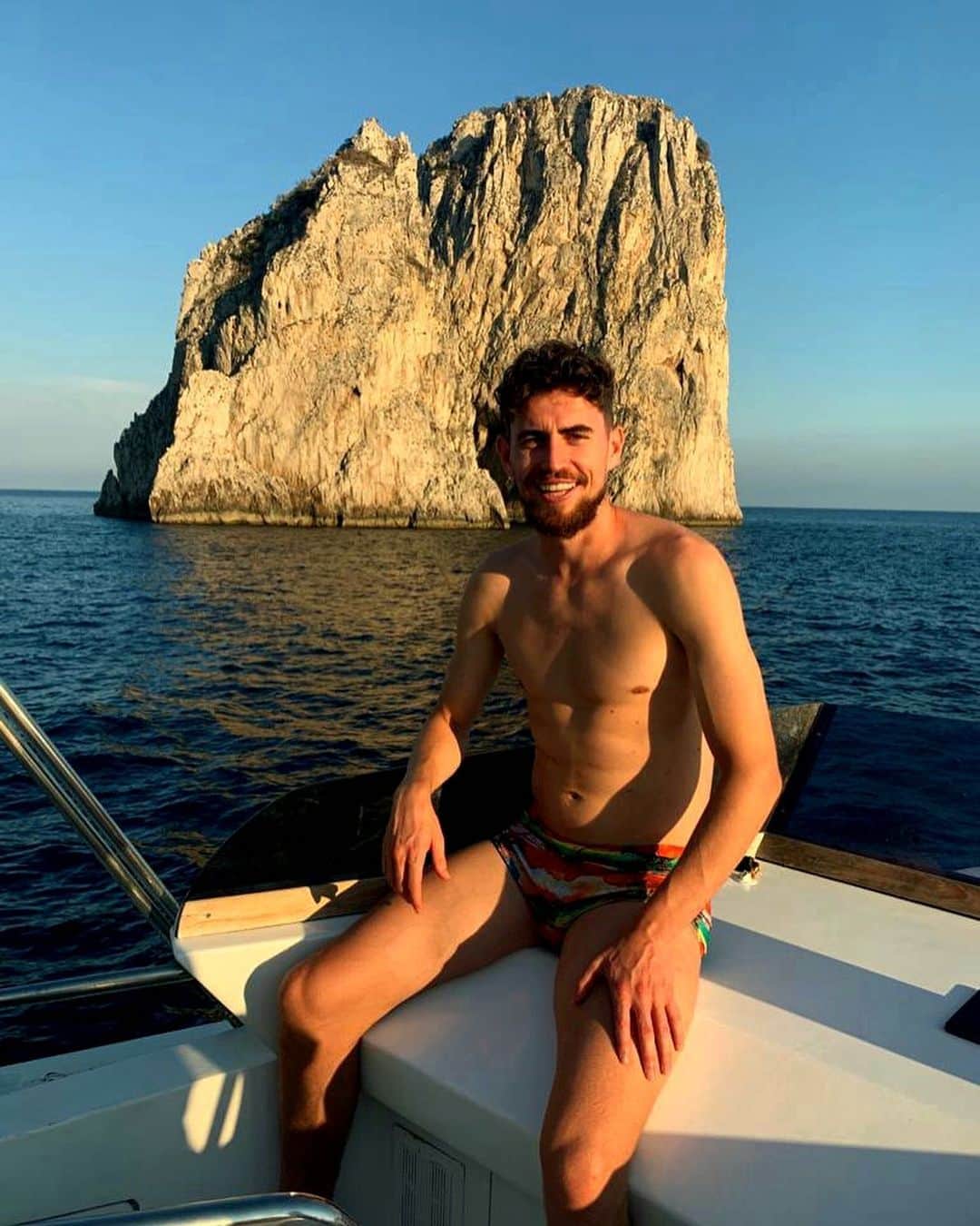 のインスタグラム：「𝑺𝒖𝒎𝒎𝒆𝒓 𝒕𝒊𝒎𝒆 🇮🇹❤ #Italy #TravelToItaly #Travel #Summer #2020 #Holiday #ferragosto」