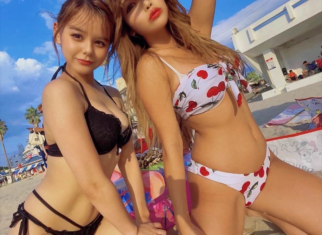 のインスタグラム：「海〜👙🏝 焼きたくないから日焼け止め超塗りまくったマン✊ . . . #キャバ嬢 #キャバクラ#ハーフ #歌舞伎町 #すすきの#ミナミ #中洲 #ロング #水着 #ビキニ#ダンサー  #ショーパブ  #プリティーウーマン #プリティーウーマンみあ」