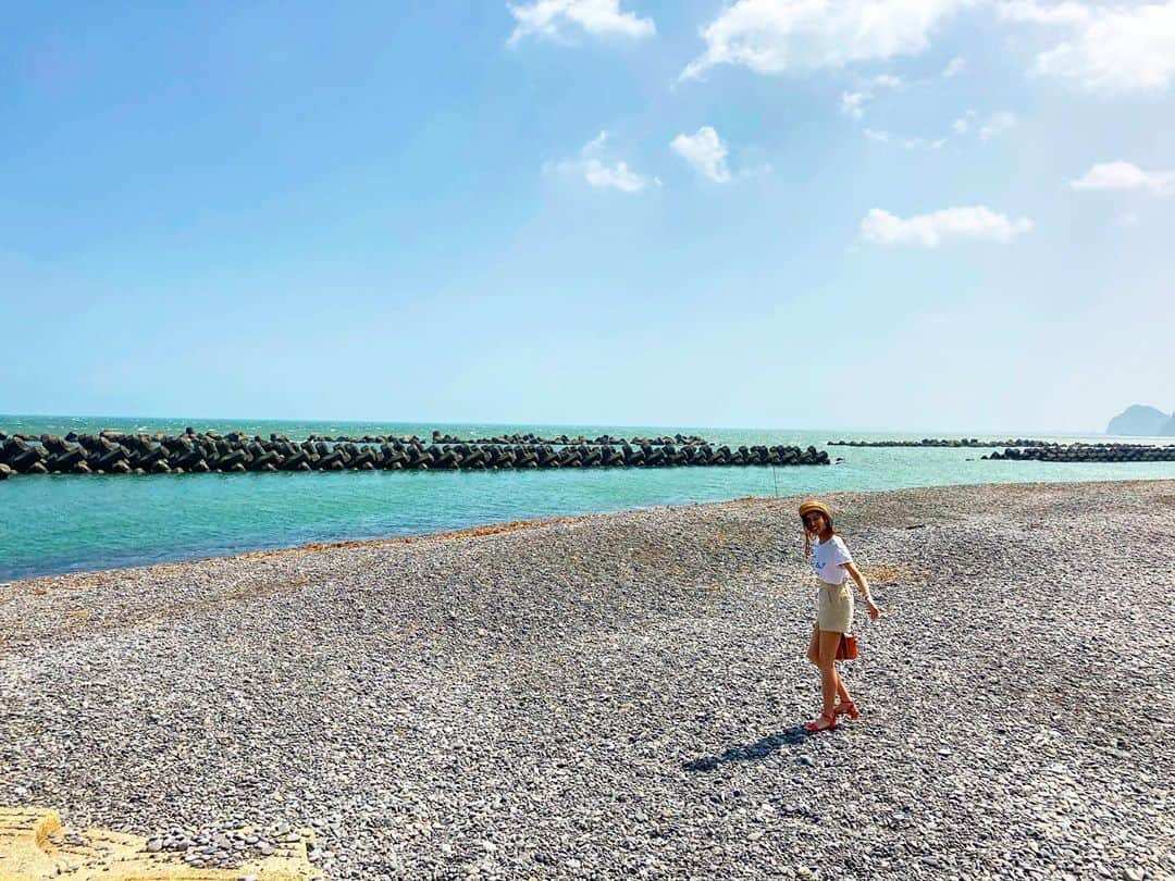 間瀬遥花さんのインスタグラム写真 - (間瀬遥花Instagram)「. . 海！空！あお！！ . . . #海 #海辺 #海岸 #海岸沿い #海岸散歩 #浜 #浜辺 #静岡 #快晴 #夏 #夏空 #夏休み」8月15日 20時39分 - maseharu_929