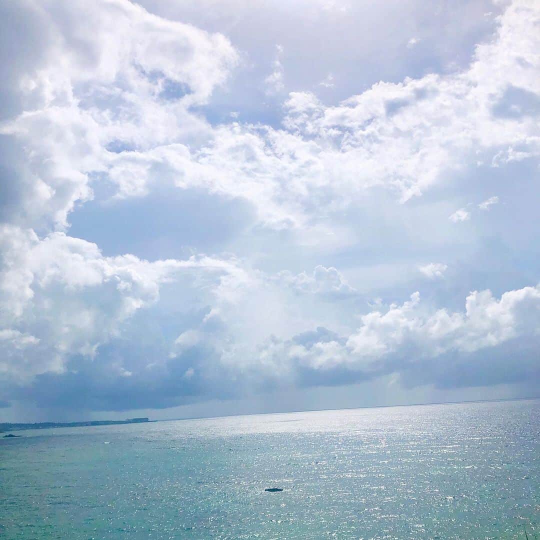 山田優依さんのインスタグラム写真 - (山田優依Instagram)「Okinawa . ハレクラニ沖縄では敷地内を歩いていると バリのアヤナリゾートを思い出すような 広さや空気感で、国内リゾートにもハマりそう☺️ . 初沖縄がハレクラニで最高の沖縄の思い出になりました . ありがとうございます😌✨ . #HalekulaniOkinawa #japan #okinawa #halekulani #Throwback」8月15日 21時03分 - yui_gourmetwalker