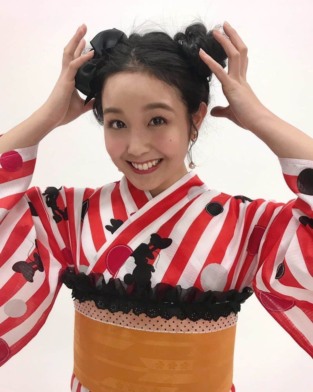 笹井千織さんのインスタグラム写真 - (笹井千織Instagram)「浴衣のカタログ撮影の日の1枚📸 . ディズニーコラボの浴衣ということで、ミニーちゃんヘアにしていただきました🐭💋」8月15日 21時24分 - chiwori___