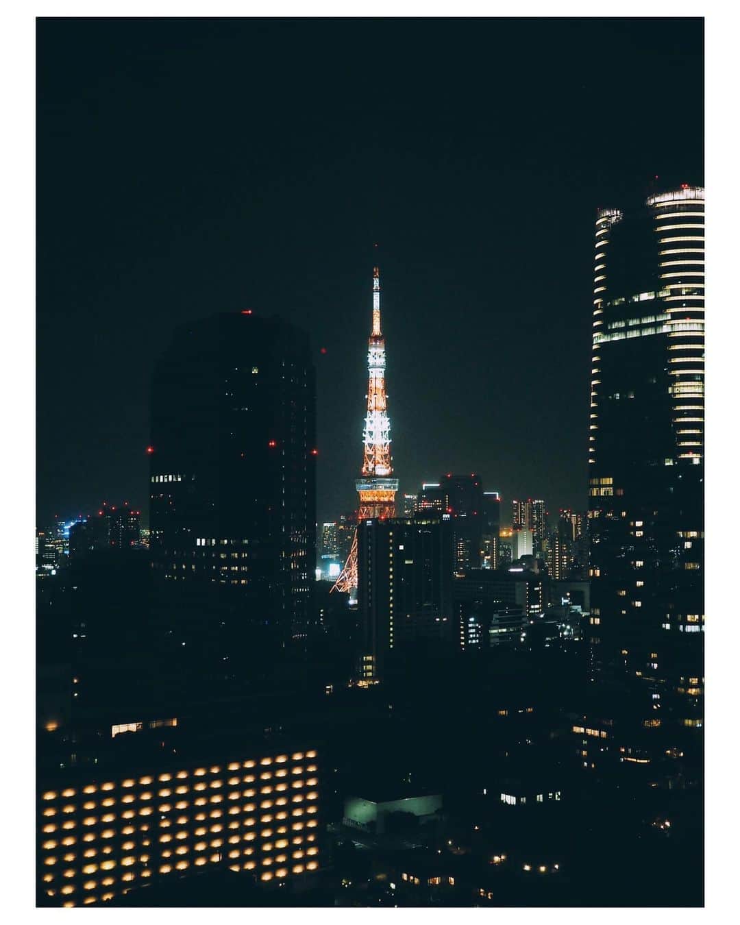 花楓さんのインスタグラム写真 - (花楓Instagram)「いつまでここにいるのだろう。 と考えながら、 見てるこの景色。  日本は明るいね。」8月15日 21時28分 - _caede_