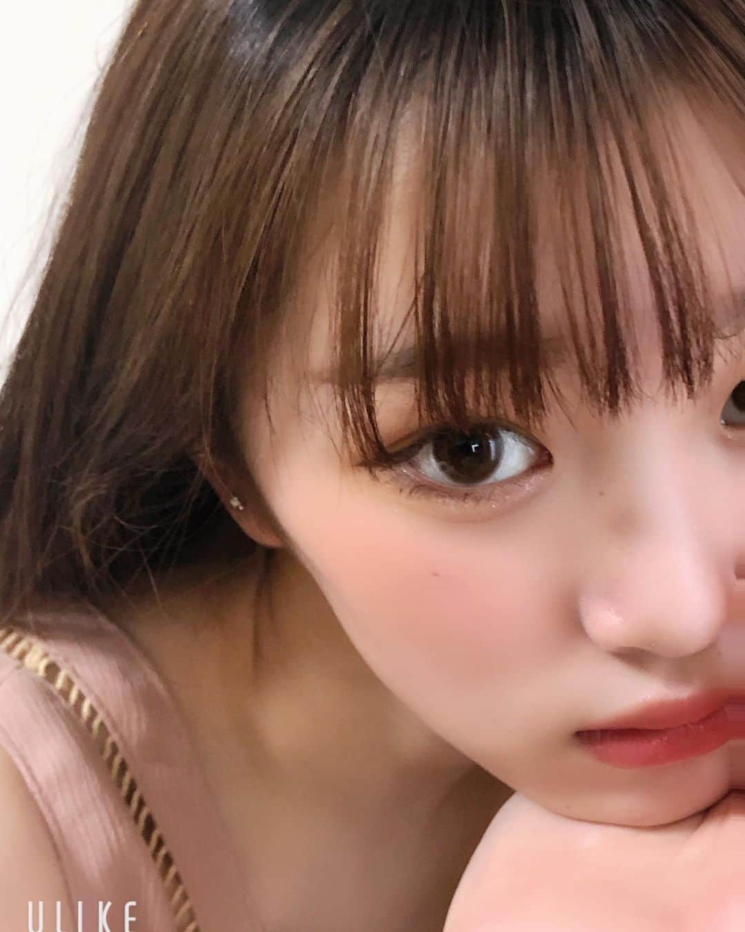 平野夢来（ゆぴぴ）のインスタグラム：「お久しぶりのドアップ〜る🍎 ・ ・ 2枚目の二の腕ぷにぷになの気にしないでネ🛁」