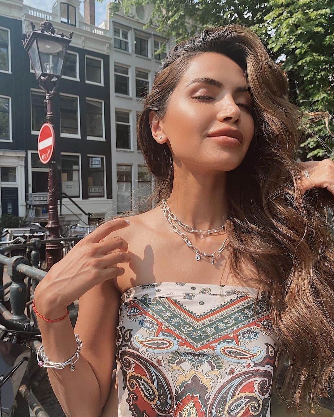 Diipa Büller-Khoslaのインスタグラム：「Finally, enjoying the summer days in Amsterdam. How cute are the charms @MillieBobbyBrown co-created for @theofficialpandora? I love how there are so many choices to express yourself. #PandoraMe #PandoraxMillieBobbyBrown」