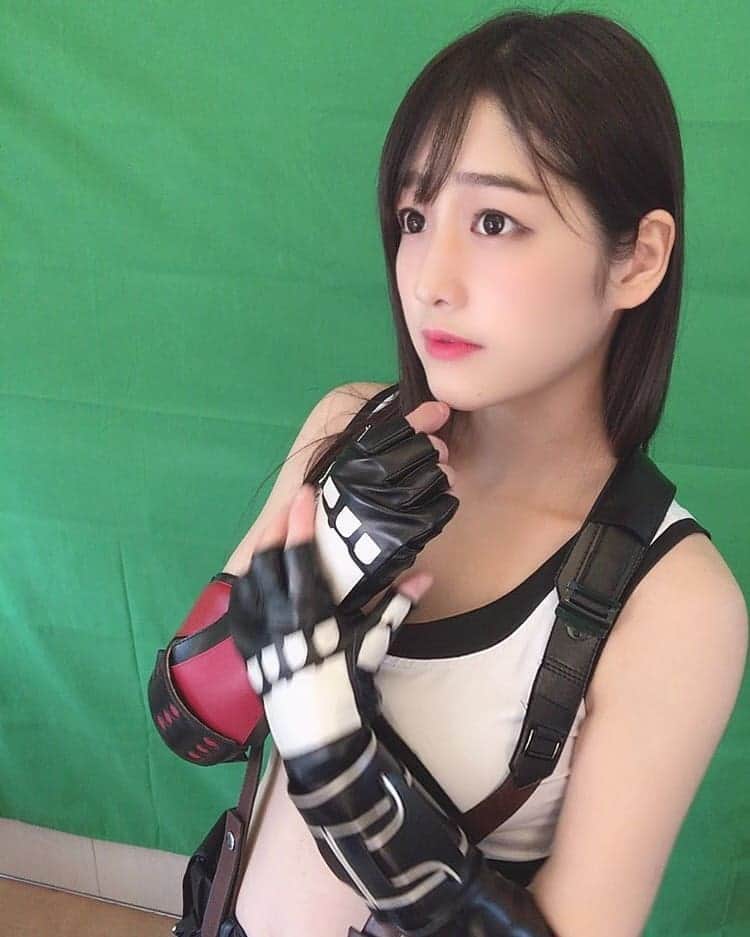上原わかなさん推しさんのインスタグラム写真 - (上原わかなさん推しInstagram)「がんばれ！上原わかなさん！ #上原わかな #コスプレ #YouTube #FF7R  #有吉ゼミ #チャレンジグルメ」8月15日 21時54分 - makoto_wakanasan_oshi