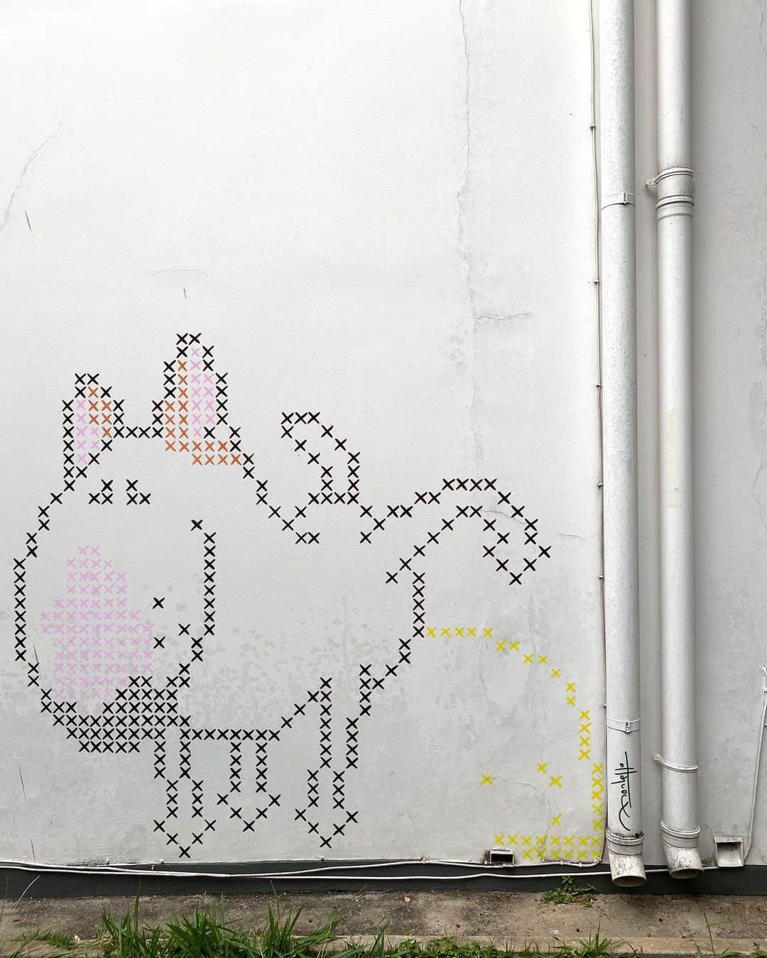 ラファエルのインスタグラム：「Im looking for white walls so I can spread some @myselfjimmy gaffiti all over the world (legally) . Do you have one? Let me know . . alo SP, to procurando muro branco pra espalhar o @myselfjimmy por ai sem ser preso. se vc tiver um, me conta?  . tks @andretellao」