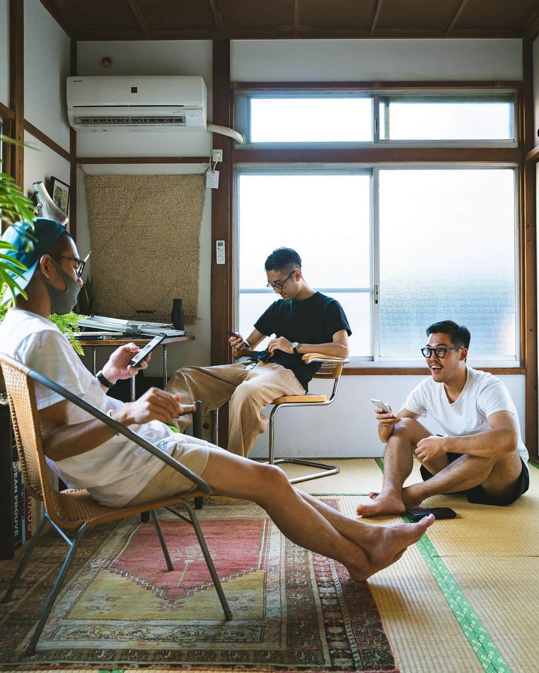 yukiのインスタグラム：「用意したのは素敵なお家と素敵なメンバーだけです。台本は一切ございません。 あ、ちょっと台本ありました。」