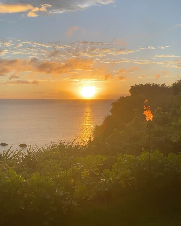 のインスタグラム：「Beautiful sunset…🌅🧡✨ #sunset #memory #dress #mylan #nofilter」