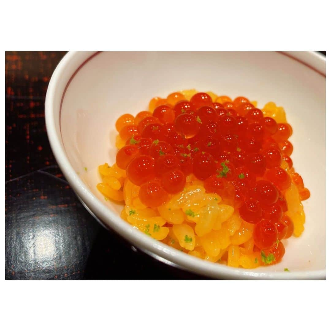 真愛涼歌さんのインスタグラム写真 - (真愛涼歌Instagram)「* 幸せ♡ #贅沢ご飯 #京都グルメ #鯛之鯛 #鮨 @sushi.tainotai  @mari_i64 と😘❤️❤️❤️ 久々に会えて嬉しすぎた💓」8月15日 22時08分 - maimaaimaaai.k