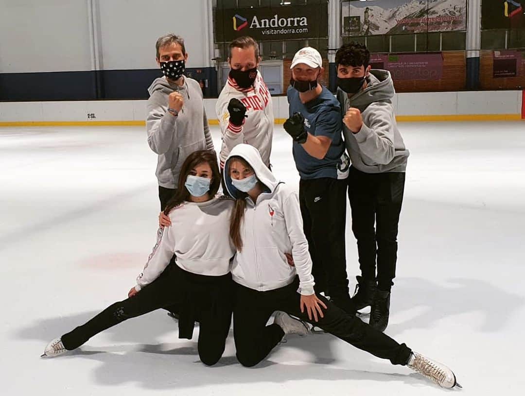 アンジェリーク・アバチキナのインスタグラム：「Amazing experience at @ice2impulse in #andorra🇦🇩 😎 Thank you so much @romaingazave for organising and inviting 💪🏼  #figureskating #skating #trainingcamp #ice2impulse #фигурноекатание #тренировки #сборы」