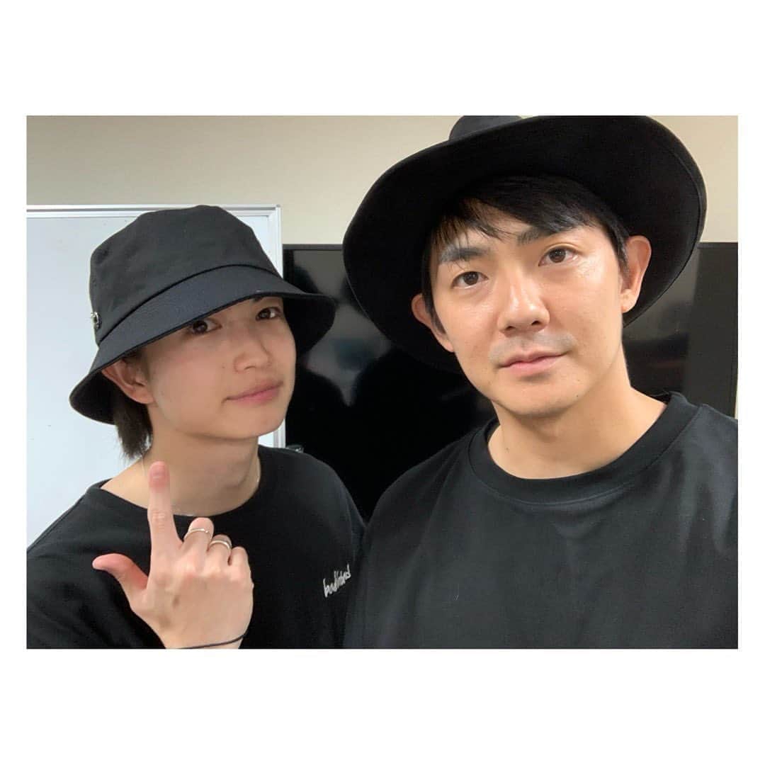 長田成哉のインスタグラム：「新人の男性デュオみたいな写真も記しておきます。」
