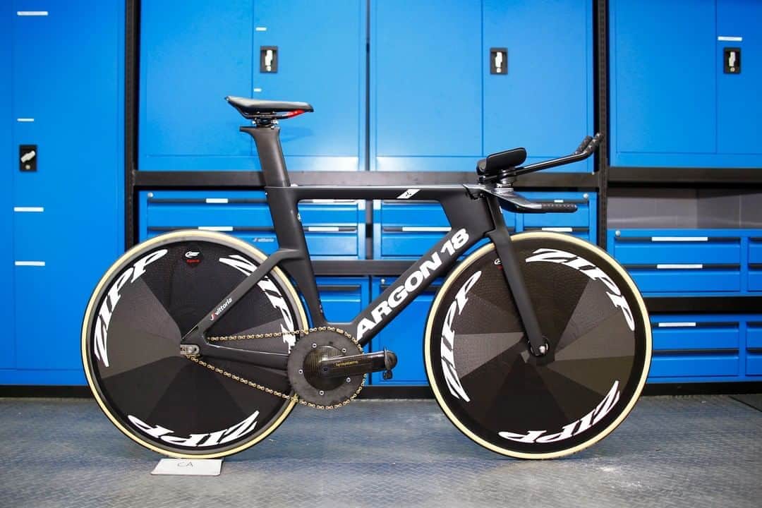 Zipp Speed Weaponryさんのインスタグラム写真 - (Zipp Speed WeaponryInstagram)「We're still proud partners with @australiancyclingteam... A look at the team's track setup with #ZippSpeed Super9 and @Argon18bike」8月15日 22時31分 - zippspeed