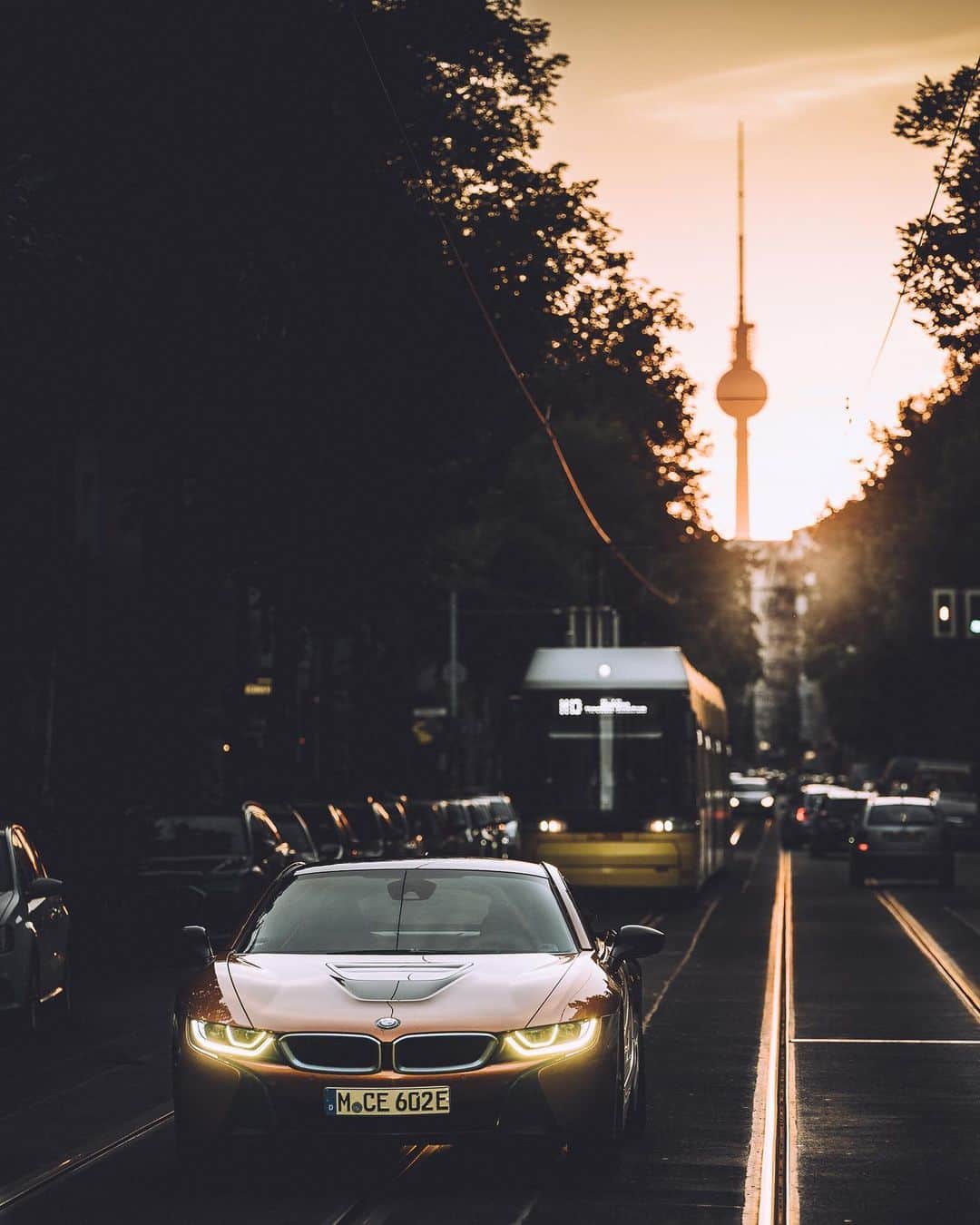 Thomas Kakarekoのインスタグラム：「Anzeige / BMW Brawl  I was asked by @BMW to join their special “United in Rivalry” event in Berlin along with two of the hottest, most successful Esports teams. Also had the chance to shoot the i8 Roadster at some of my favorite photo locations around the city. Check out my stories for more.  #berlin #BerlinBrawl #UnitedinRivalry #esports #BMW @bmwesports_」